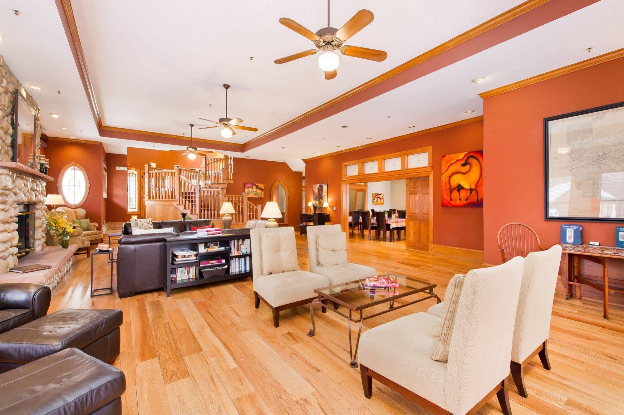 The Bradley Boulder Inn Ngoại thất bức ảnh