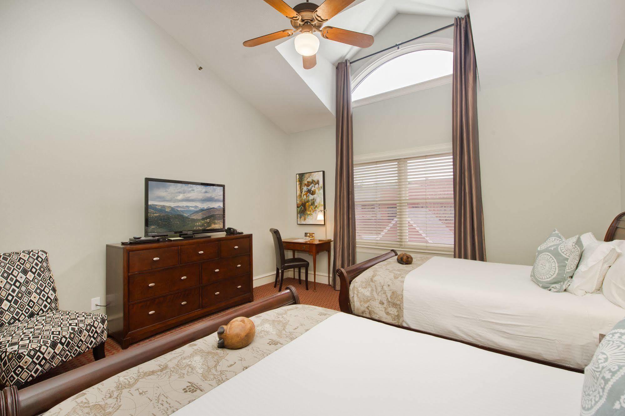 The Bradley Boulder Inn Ngoại thất bức ảnh