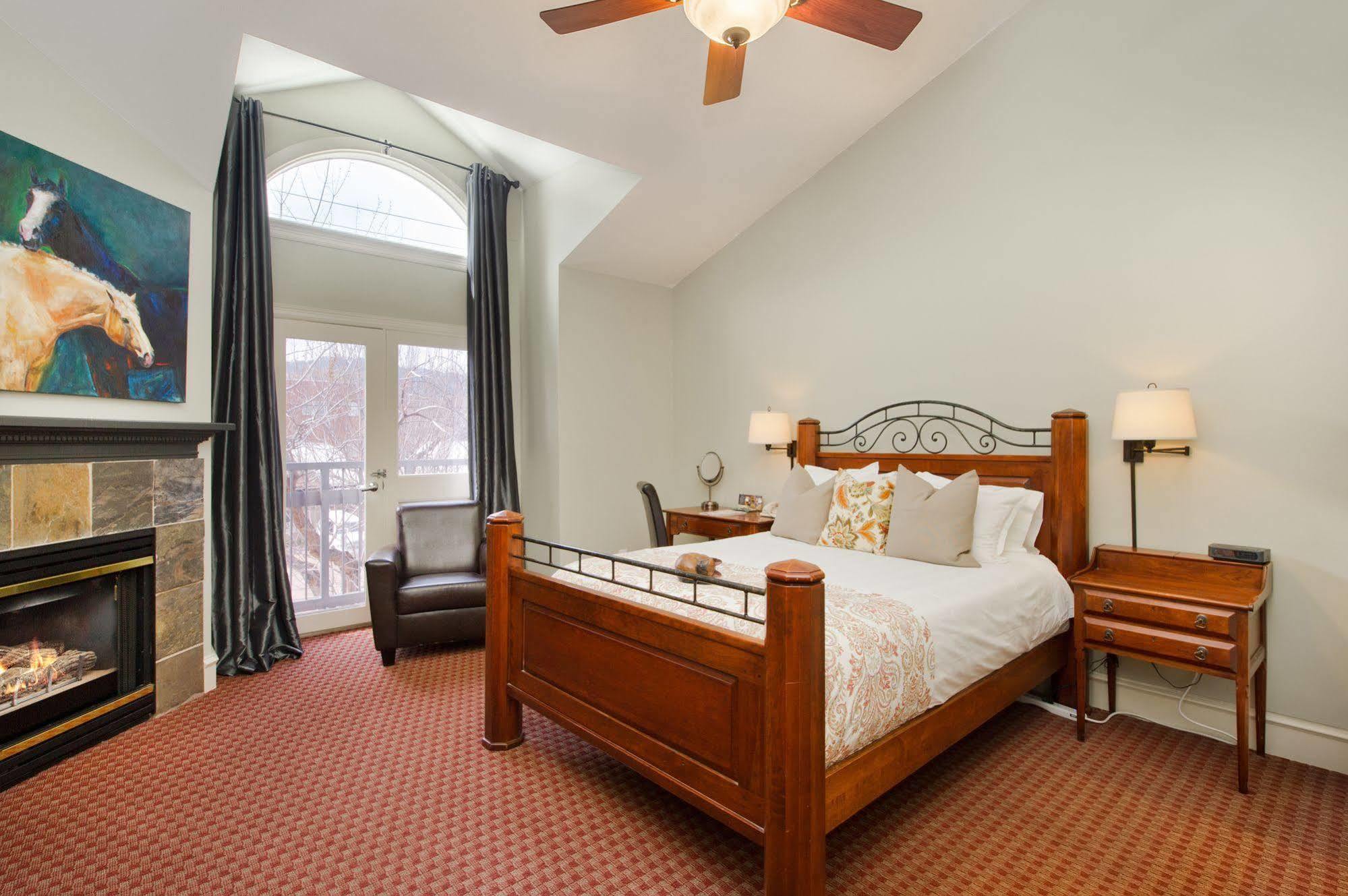 The Bradley Boulder Inn Ngoại thất bức ảnh