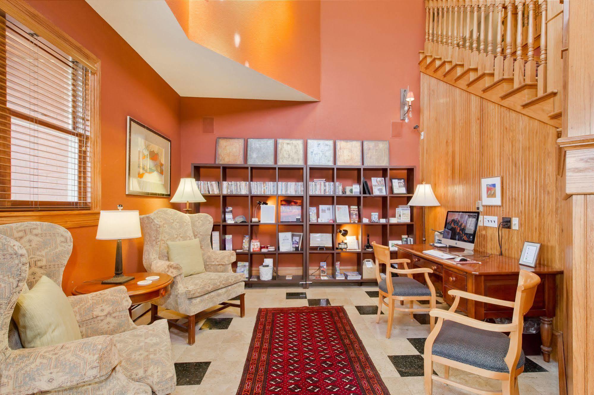 The Bradley Boulder Inn Ngoại thất bức ảnh